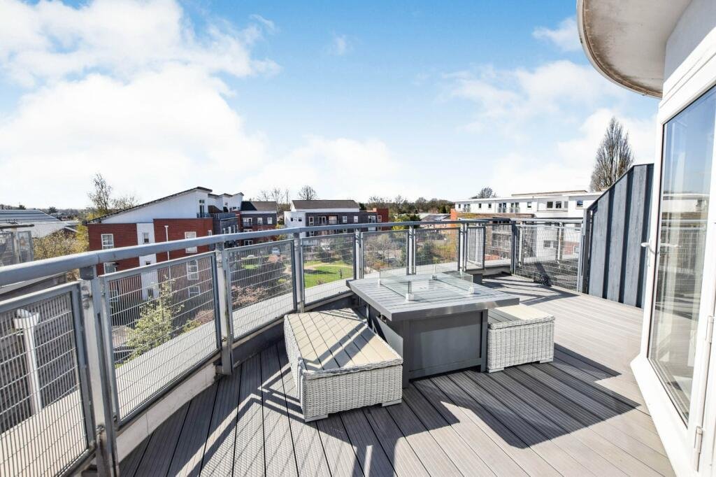 Luxury Duplex 3-bed penthouse gallery image 5