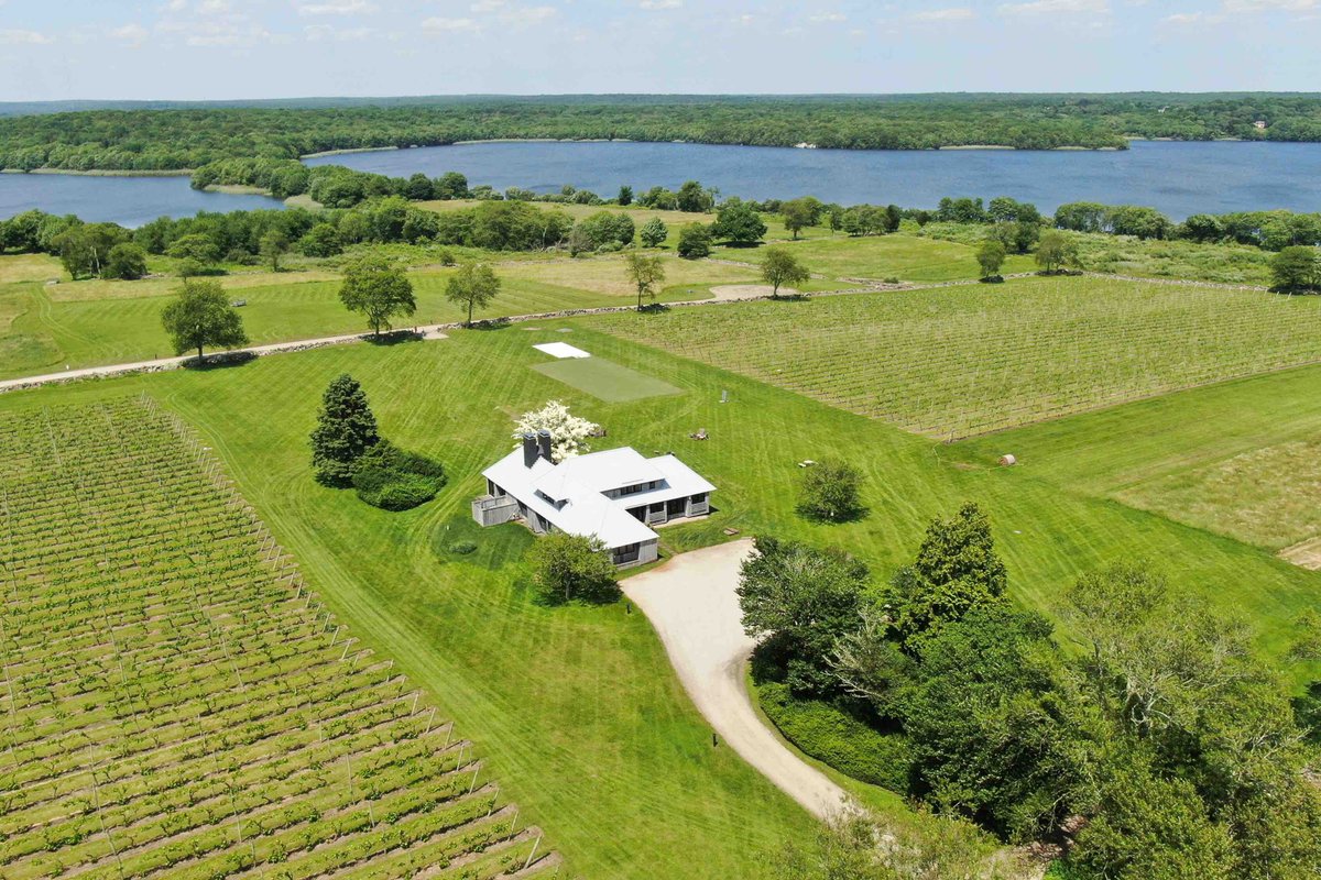 Sakonnet Vineyard Estate with VIP Wine Tastings