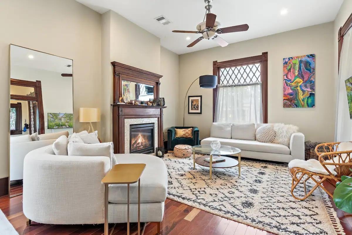 Longterm Downtown Austin Retreat w/ Pool & Yard gallery image 2