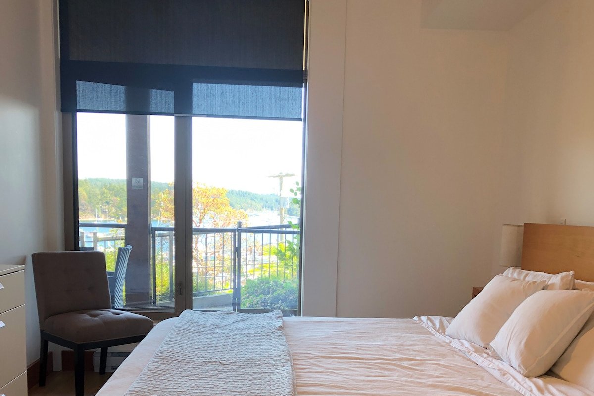 Mariner’s Loft Salt Spring Island 2 BDRM/2BATH gallery image 4
