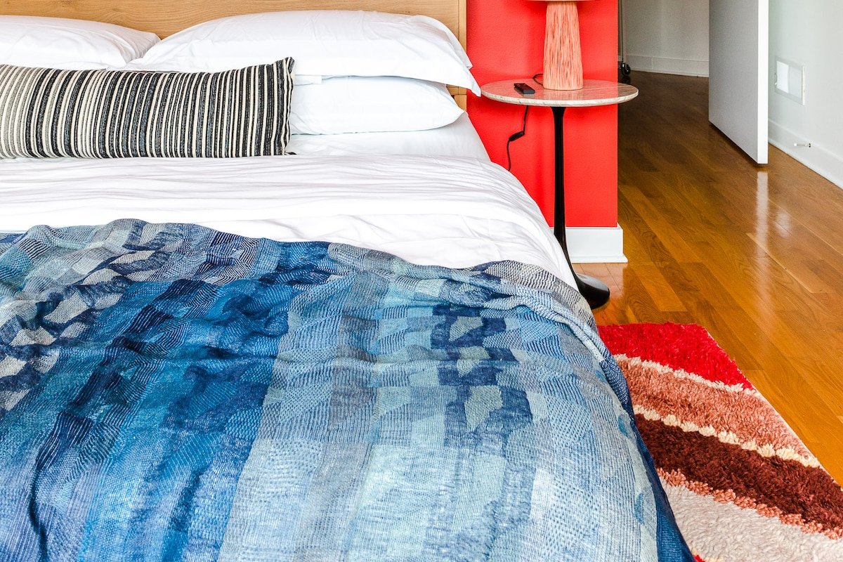 Luxury Fulton Market Penthouse Amazing City Views gallery image 3