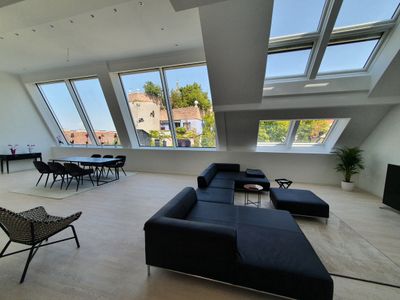 180m2 luxury rooftop in front of Hundertwasserhaus