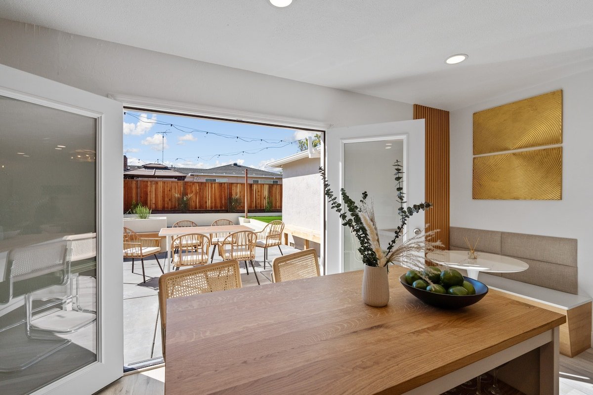 Stylish Euro Chic Retreat – Live Tastefully in SJ gallery image 5