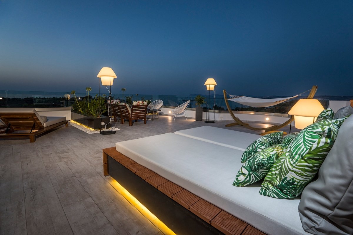 The Hill House | Seaview Luxury Villa gallery image 3