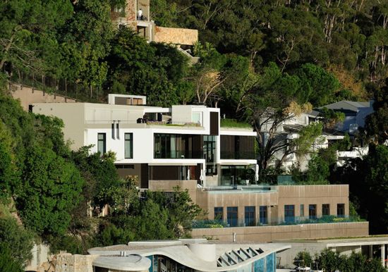 Photo 2 of Nettleton House accommodation in Clifton, Cape Town with 6 bedrooms and 6 bathrooms