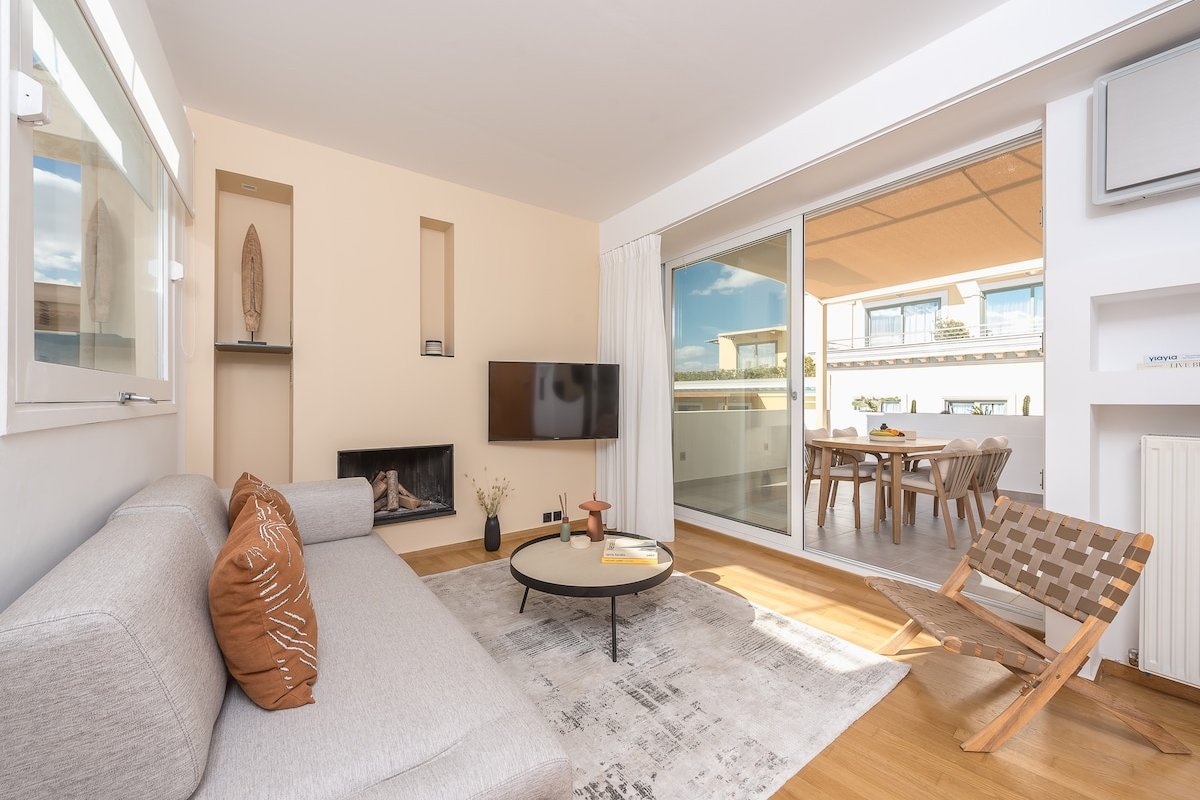 Modern 2BDR Flat w Hot Tub & Big Terrace in Plaka gallery image 3