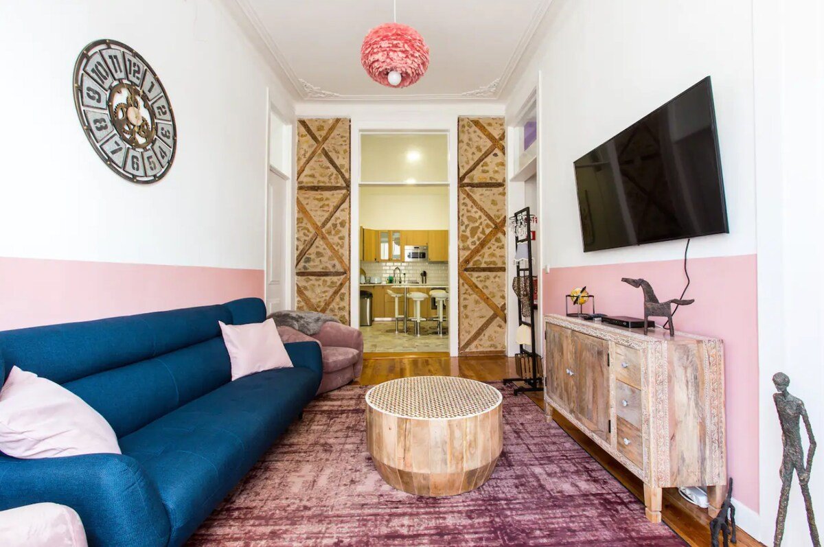 Spacious 5BD near Time Out Market gallery image 2