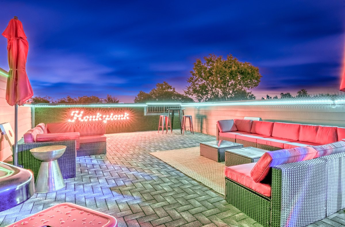 Rooftop Deck • Skyline Views • 15 Beds