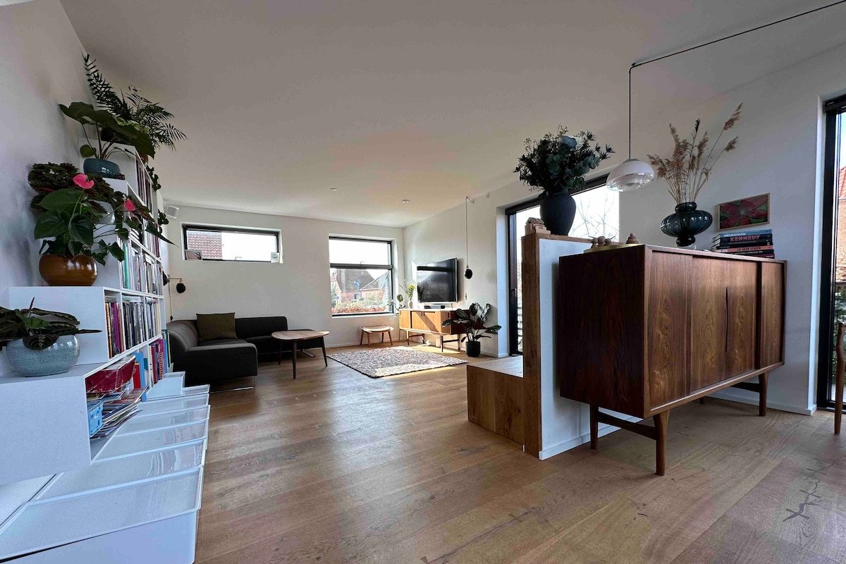 Unique Architect-Designed Home close to CityCentre gallery image 5