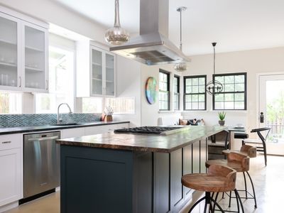 Modern Retreat Minutes from Downtown and Ladybird