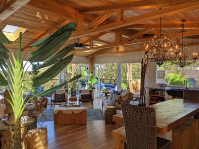 Glass Treehouse- 5 stories high w/VIEWS-POOL-LAKE