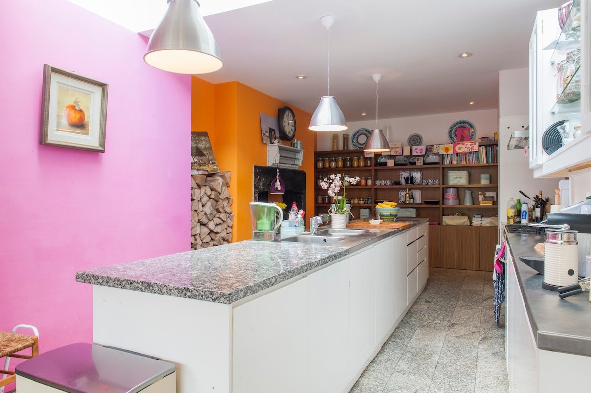 Victorian Fully Renovated 5 Bedroom House gallery image 4