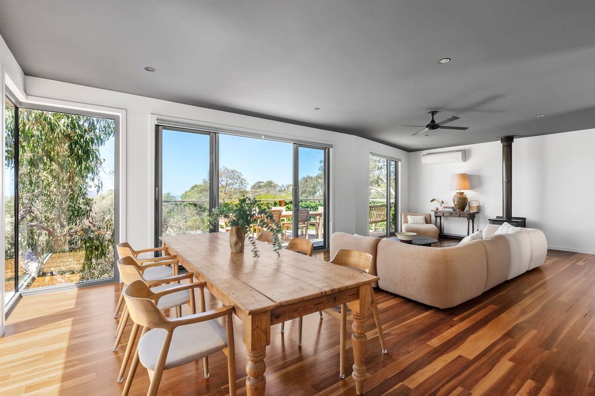 Spacious Designer Home gallery image 3