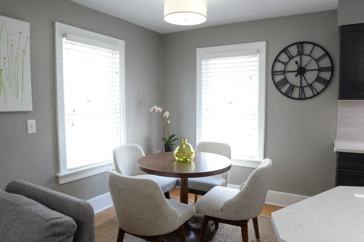 Newly Renovated Full Apt – Steps from Park Ave gallery image 3