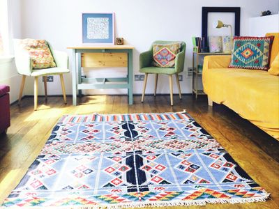 Kensington Charming Bright Apartment