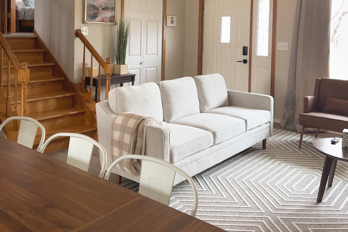 Charming house in Maplewood. gallery image 4