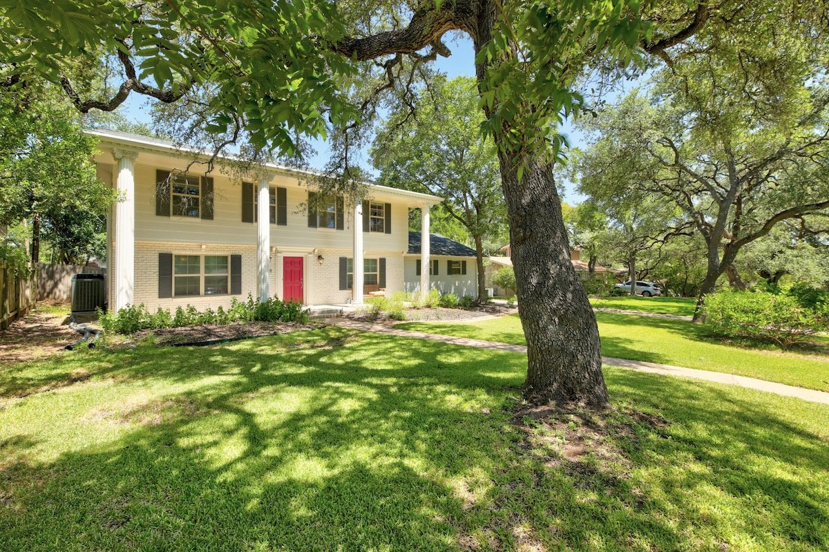 Gorgeous N. Central Home – Families & Corporate gallery image 2