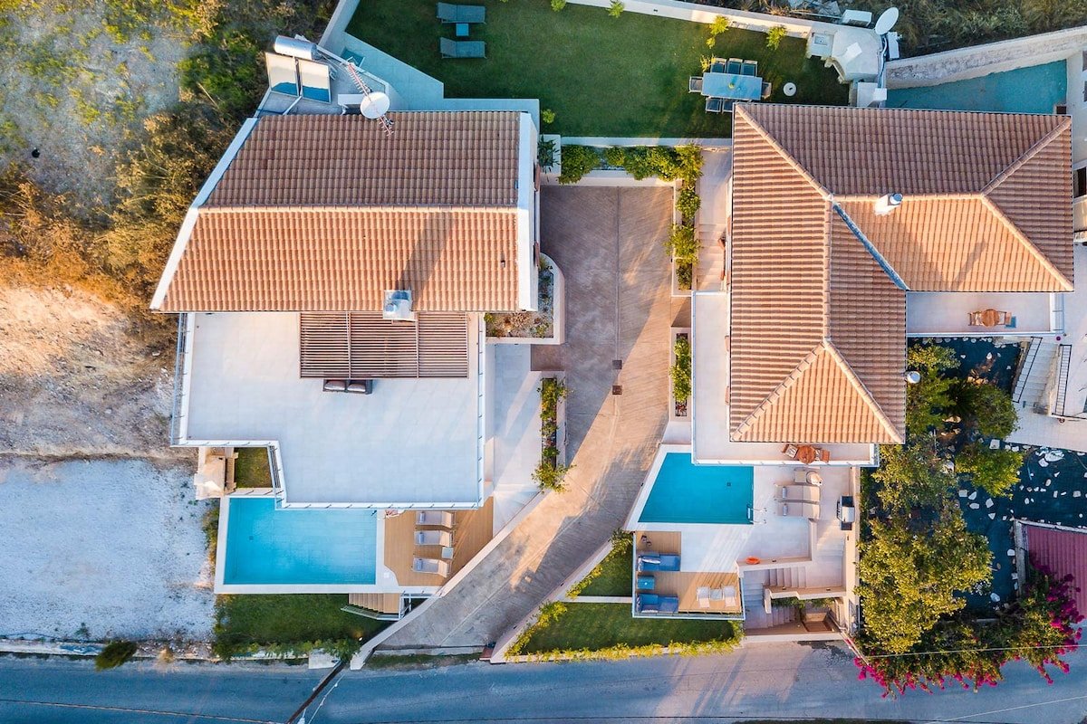 Modern Villas with nature views, 6 BD, 2 pools! gallery image 3