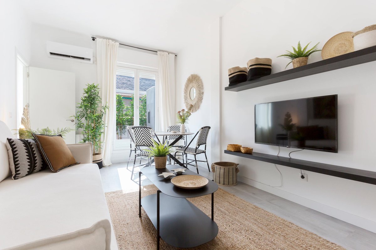 Charming apt near La Castellana. Modesto Lafuente