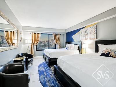 3 BD/2BA Center Strip | Great Views | Sleeps 12 