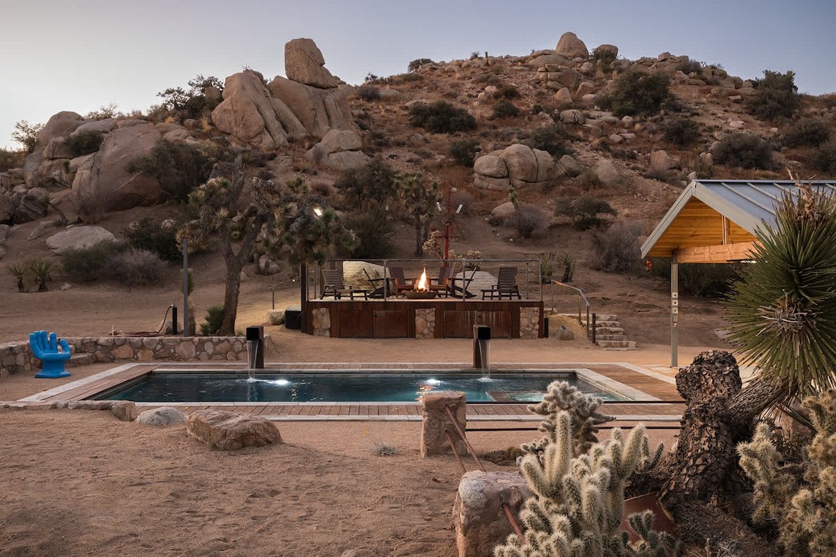 Unexpected-Secluded Desert Oasis