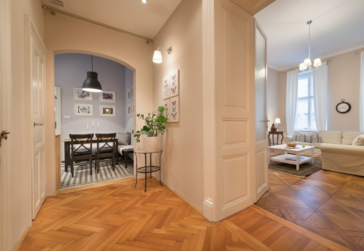 Sweet & Cosy Old Town Apartment gallery image 5