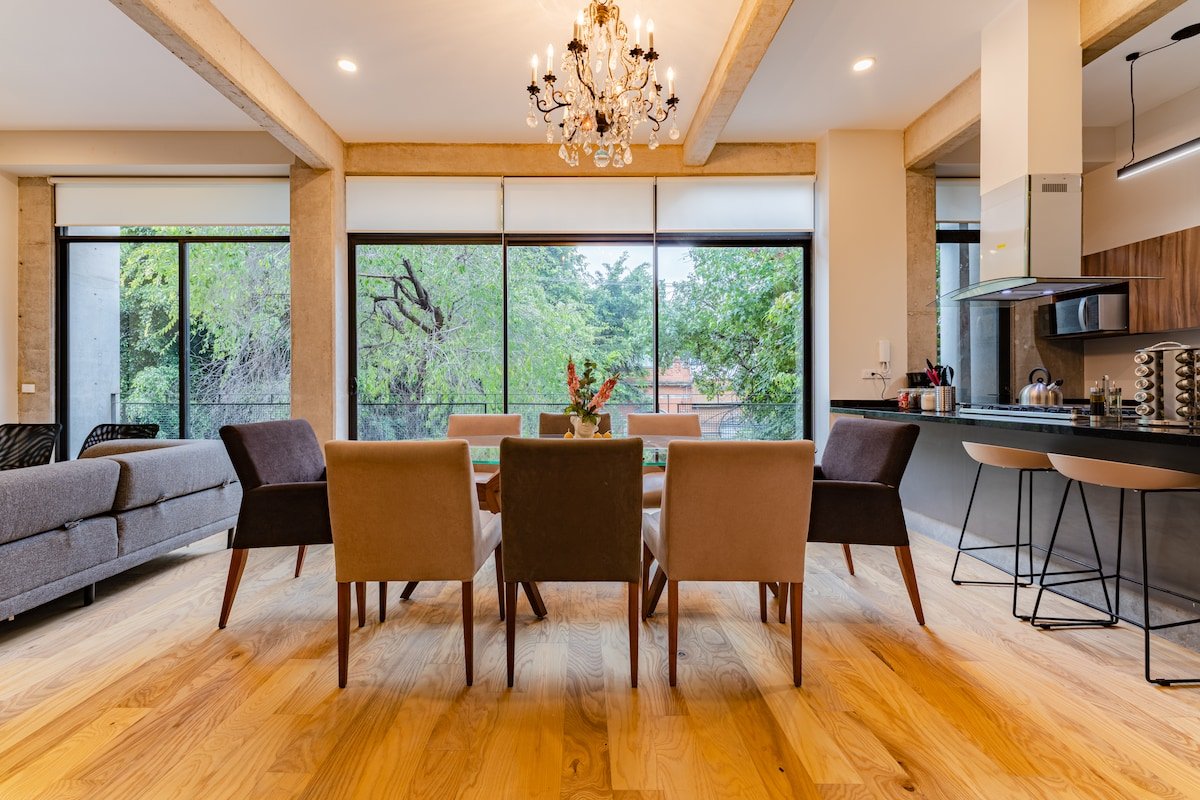 Stylish Haven w/ Balcony Steps to Jazz Bar & Cafés gallery image 5