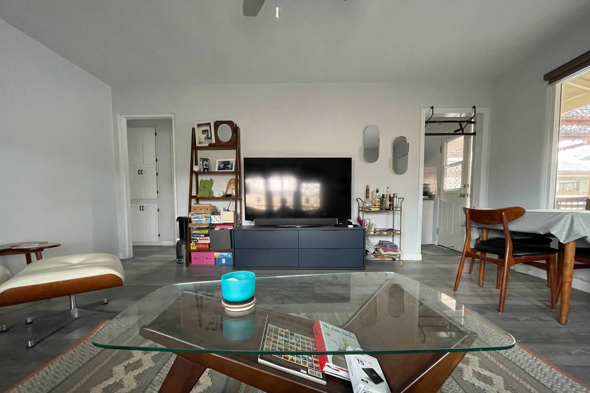 10min walk to Beach, 2bed Oasis w/outdoor living