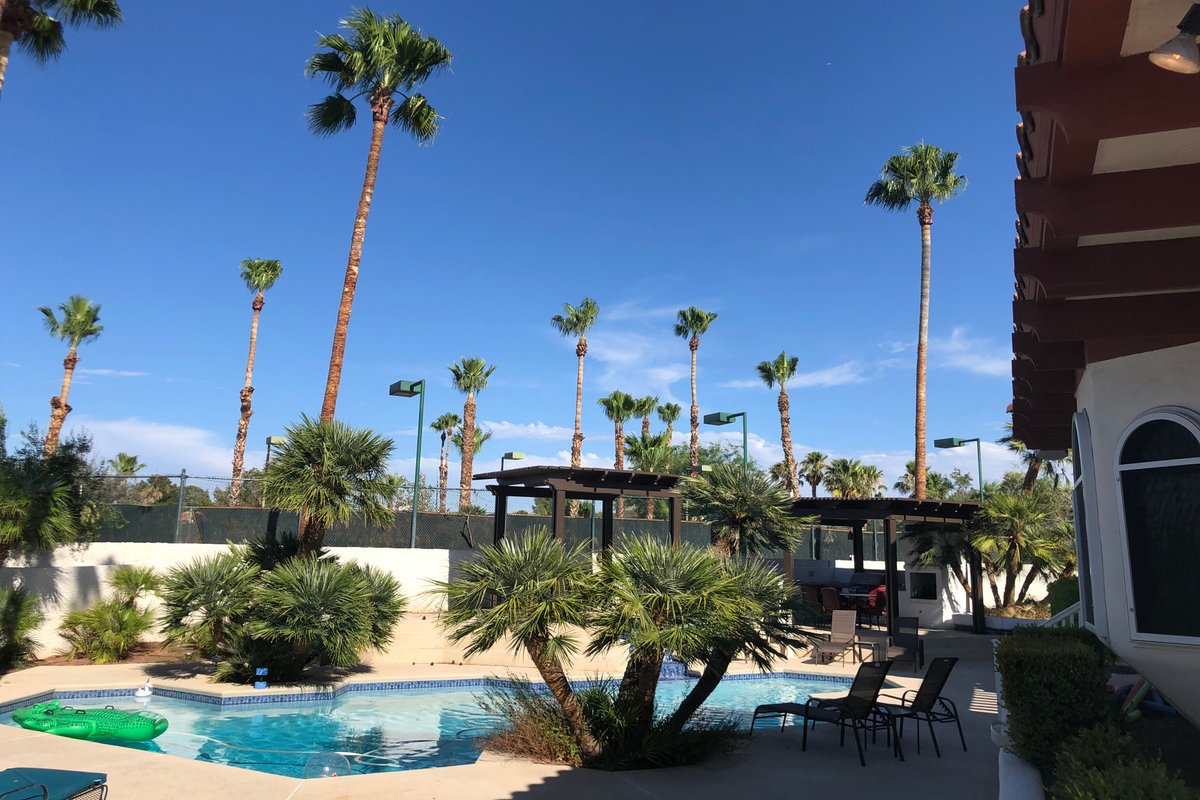 r 10beds, 5.5 bath estate. Incredible amenities!