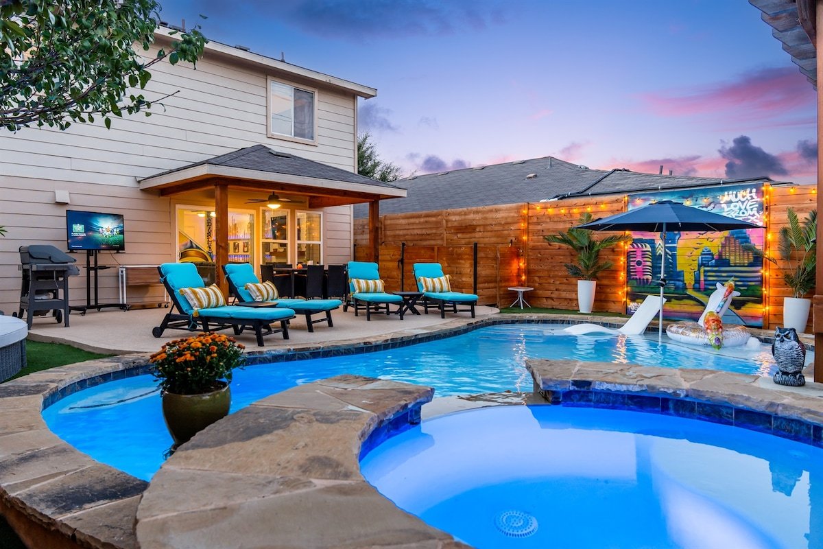 Luxury Pool & Spa Oasis | 5mi to Downtown ATX gallery image 2