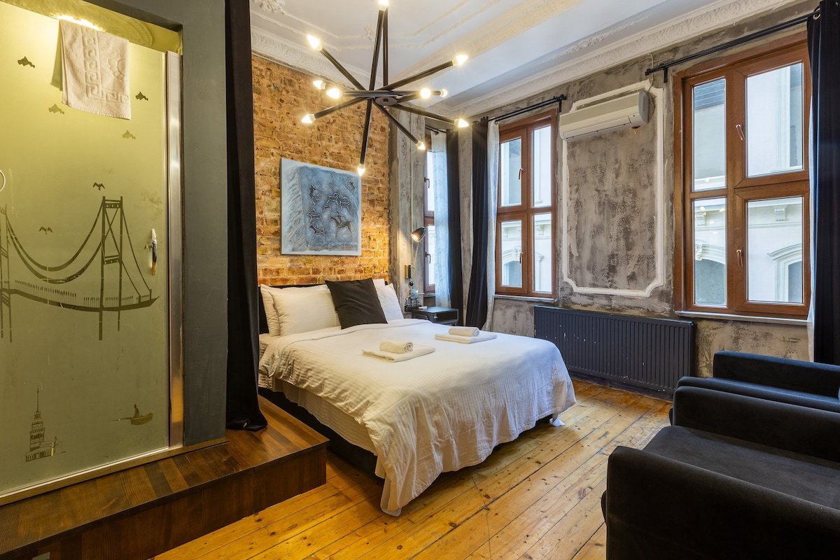 GalataTower 3B, 3 Shower, 2WC with Balcony and A/C gallery image 4