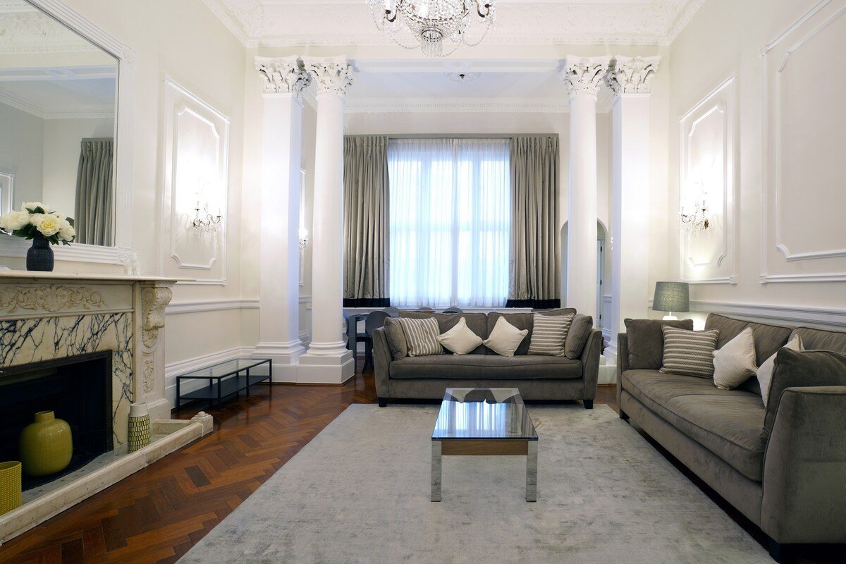South Kensington Luxury 3 Bed Apartment – Terrace gallery image 4