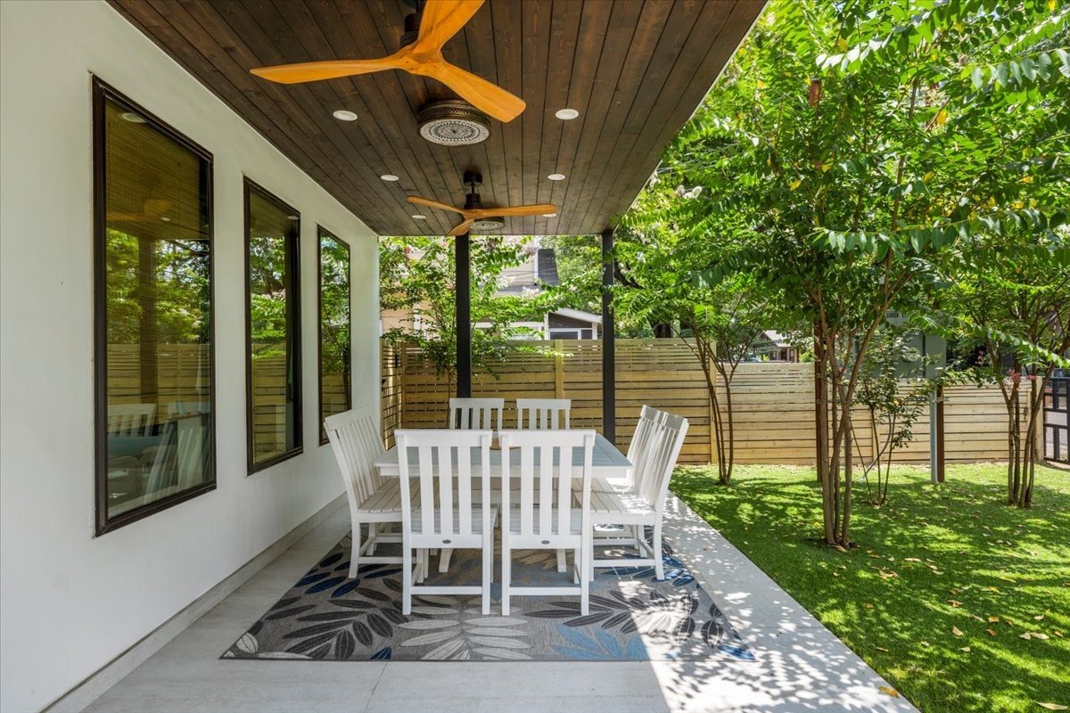 Luxurious Downtown Oasis – Lap Pool+Stunning Views gallery image 5