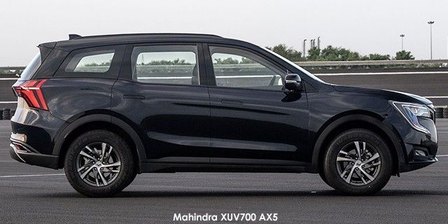MAHINDRA XUV 700 2.0 AX7 A/T SPORT (7 SEAT) - 1 