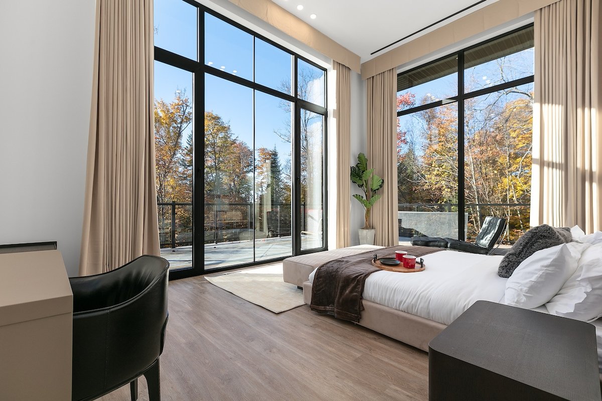 Secluded Luxury Spa Chalet gallery image 2