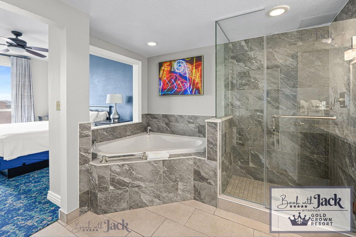 Luxury 2 bedroom Deluxe Suite