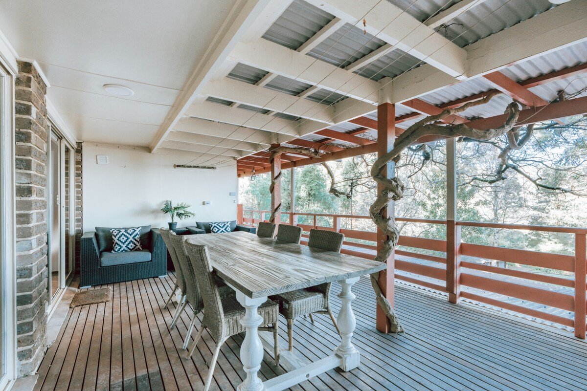 4 bed cosy home amongst nature + fire place gallery image 4