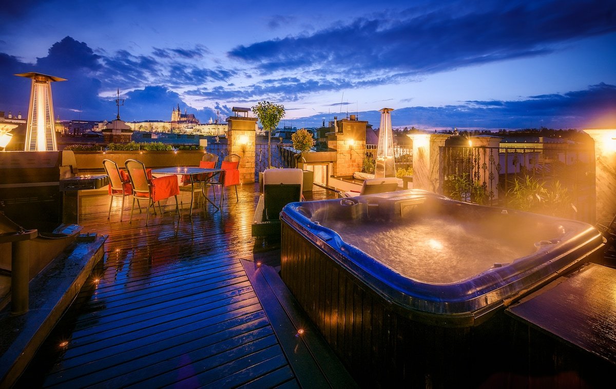 3FL Apt of KINGS + vířívka na terase v srdci Prahy gallery image 2