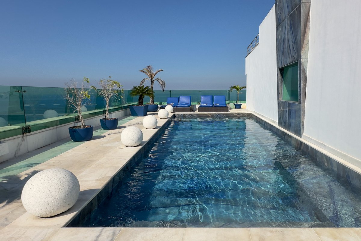 Luxury penthouse with 5 bedroom and pool