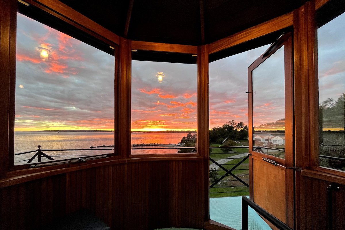 Bristol Ferry Lighthouse gallery image 3