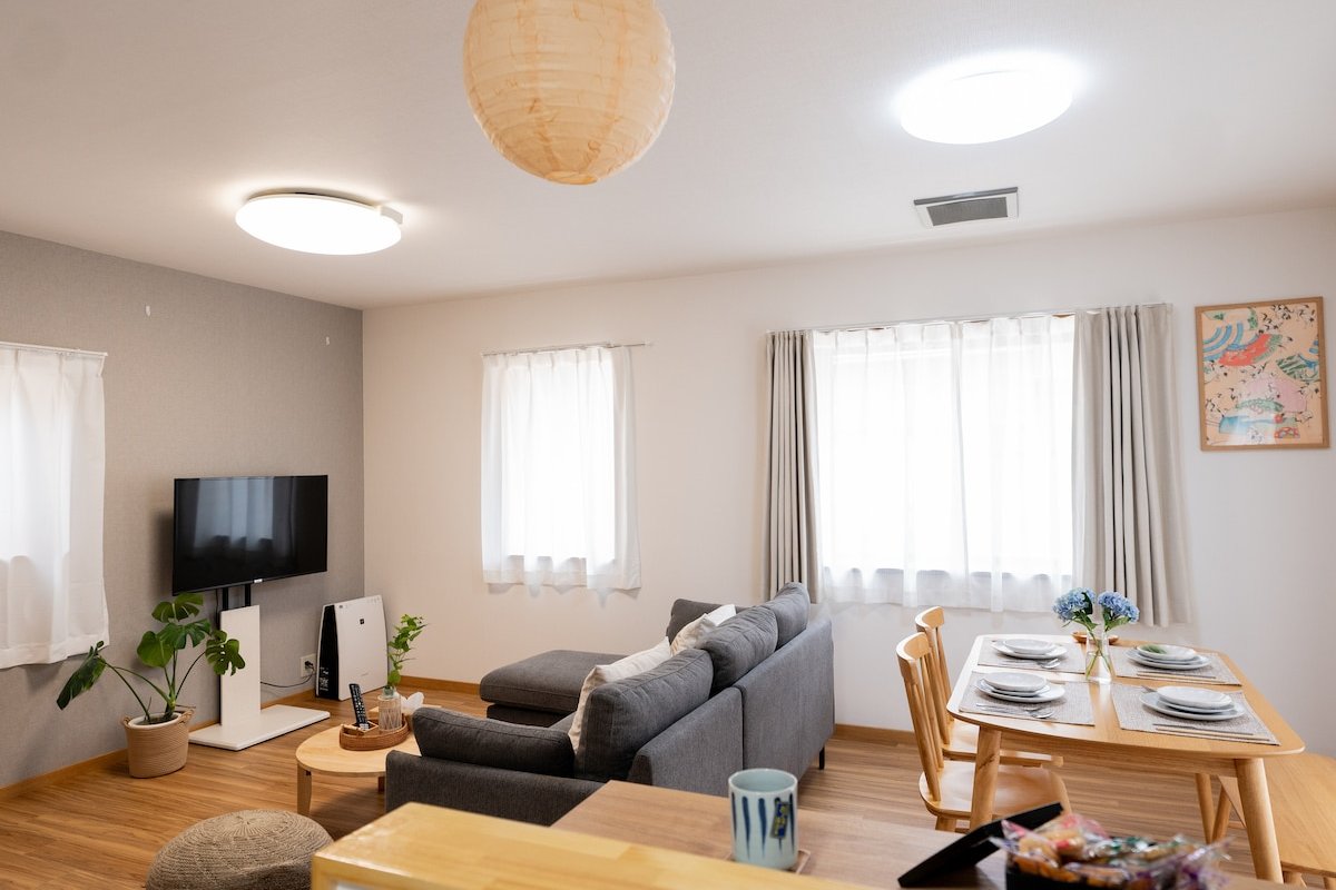 都心140㎡独栋｜涩谷直达4分钟｜可容纳12人｜两浴室两卫生间｜免费停车场｜高速WiFi｜交通便利 gallery image 3