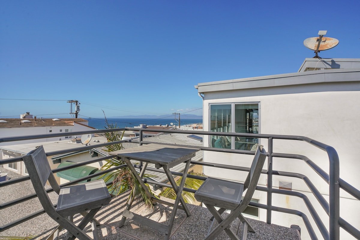 Beach Loft w Breathtaking Views gallery image 4