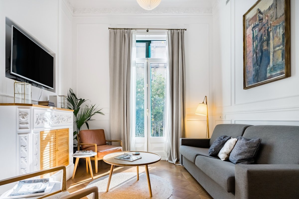 Luxury Apartment on Valencia Street gallery image 2