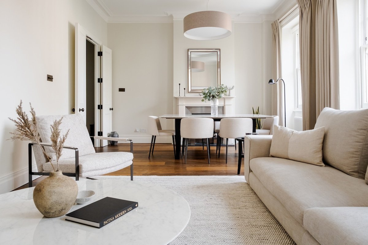 Stunning Knightsbridge Cadogan Square Flat gallery image 2