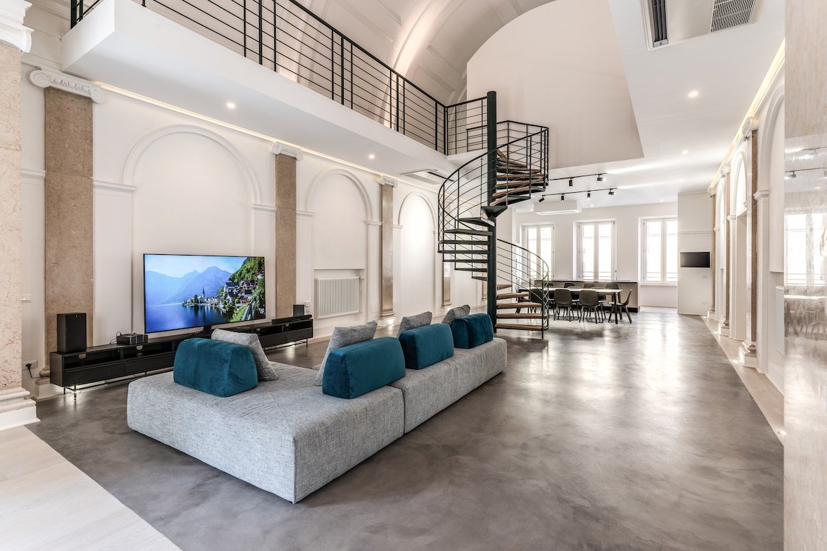 Gleaming Loft Chapel Leopardi near Colosseum gallery image 4