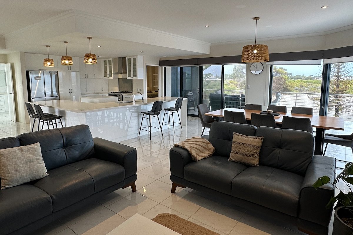 Island Views gallery image 4