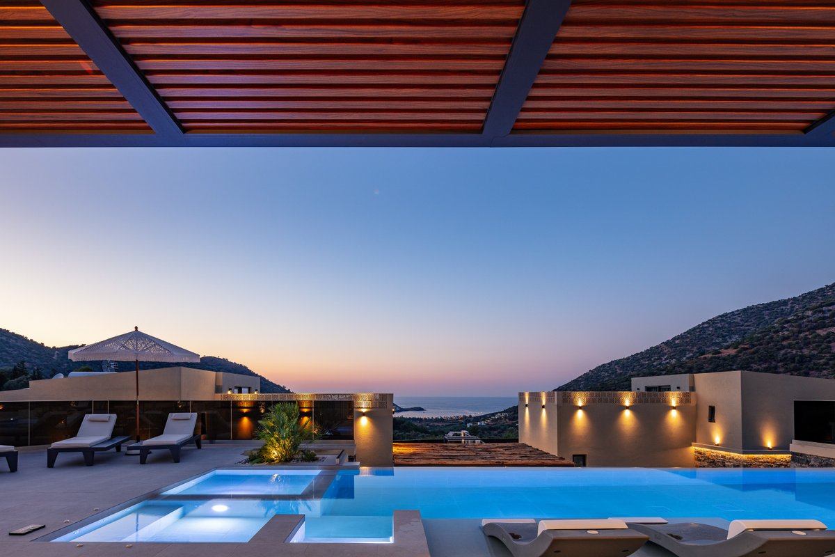 Luxury Villa with Sea Views, Fire Pit & near beach