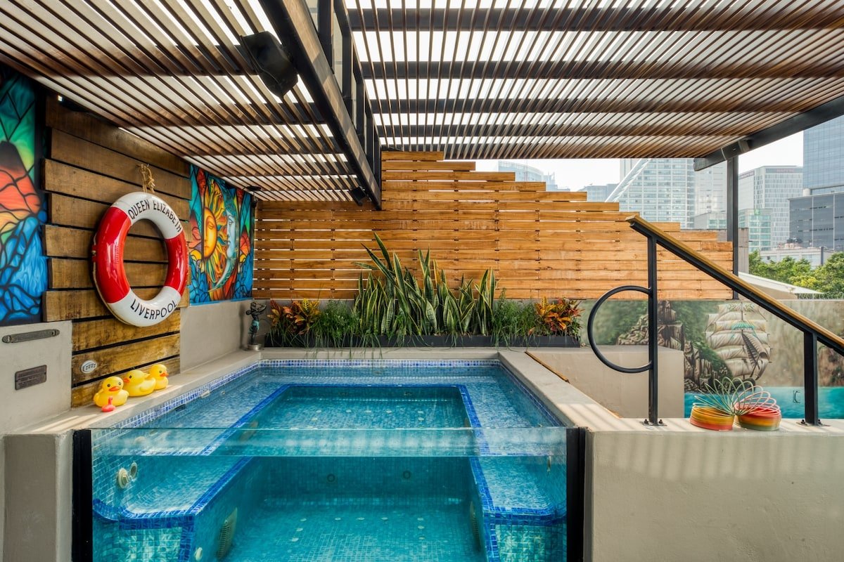 2Br Jacuzzi Art Penthouse | Panoramic view gallery image 2