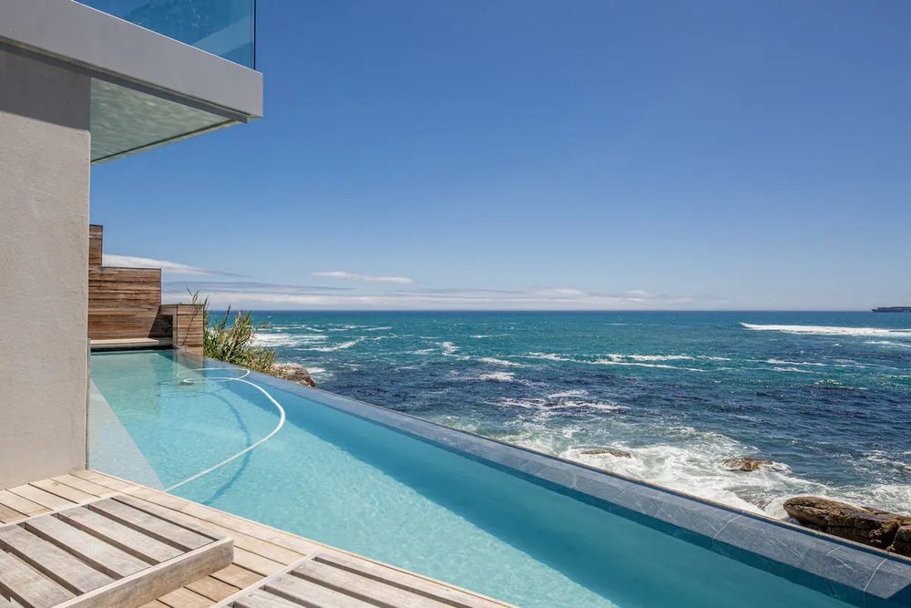 Bantry Bay Chic Photo 2