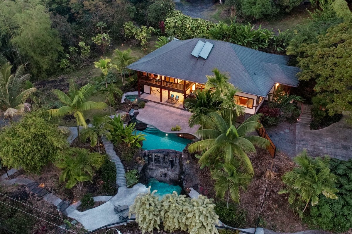 H5-The Blue Lagoon of Kona Estate